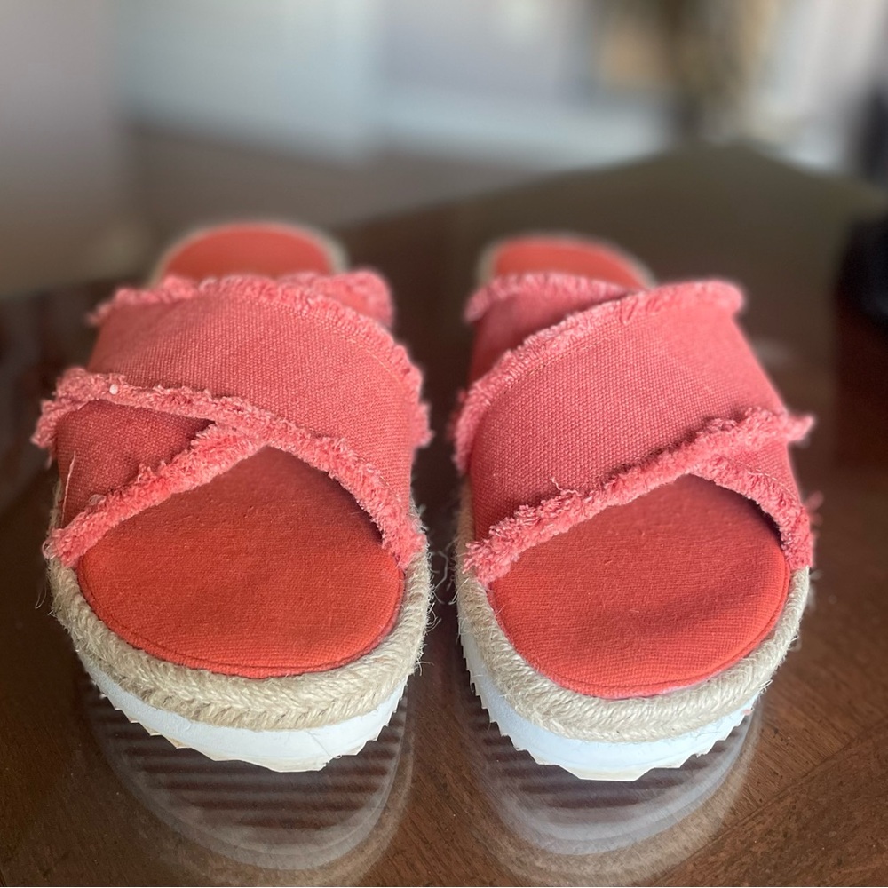 Cute comfy sandal